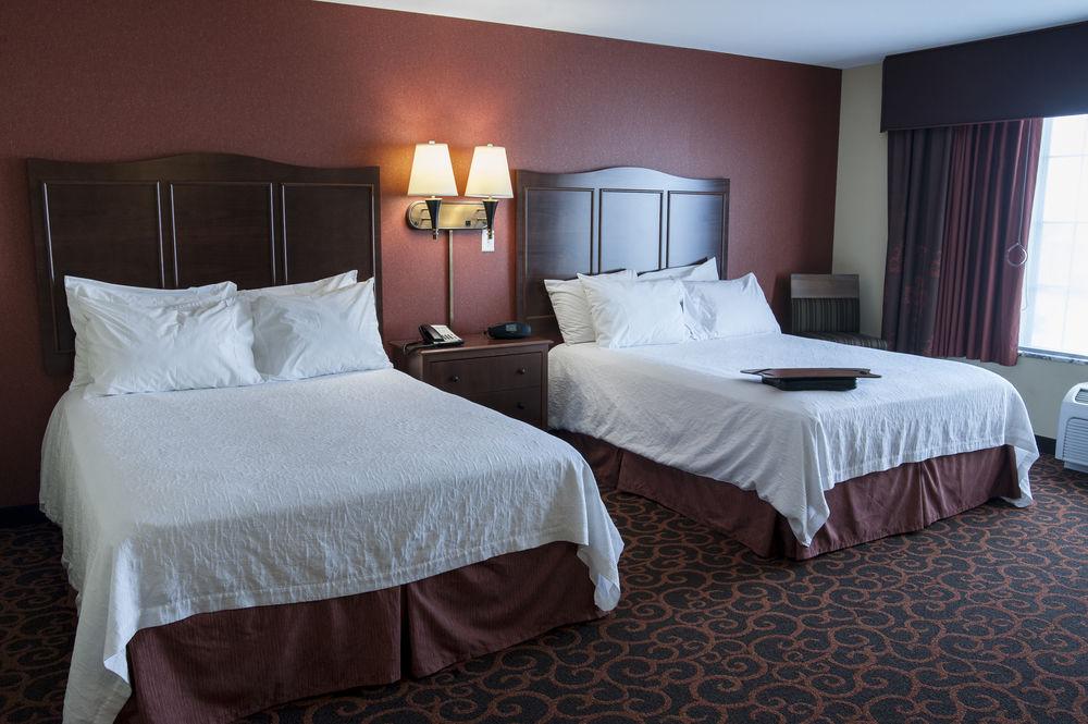 Hampton Inn & Suites Watertown Εξωτερικό φωτογραφία