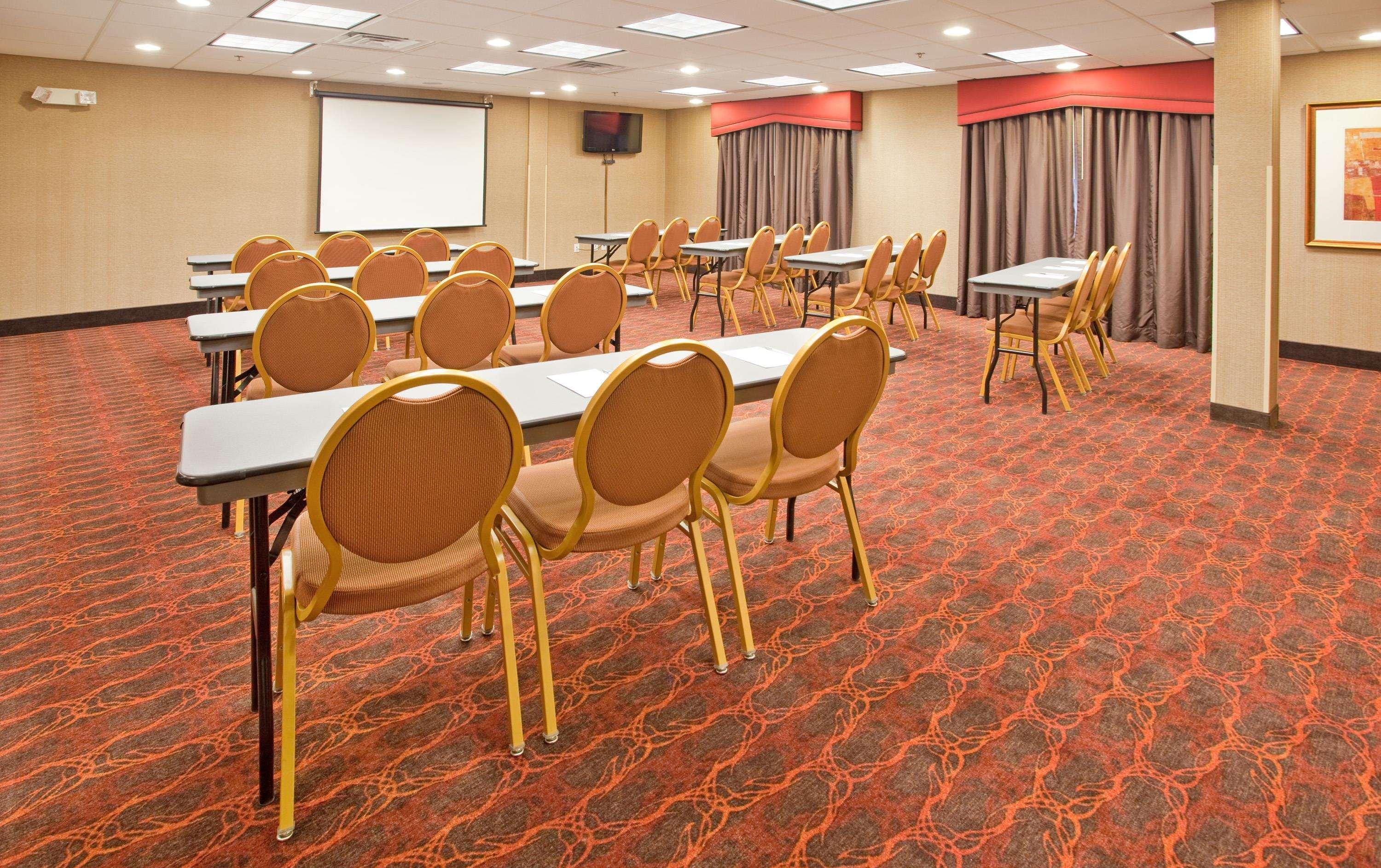 Hampton Inn & Suites Watertown Εξωτερικό φωτογραφία