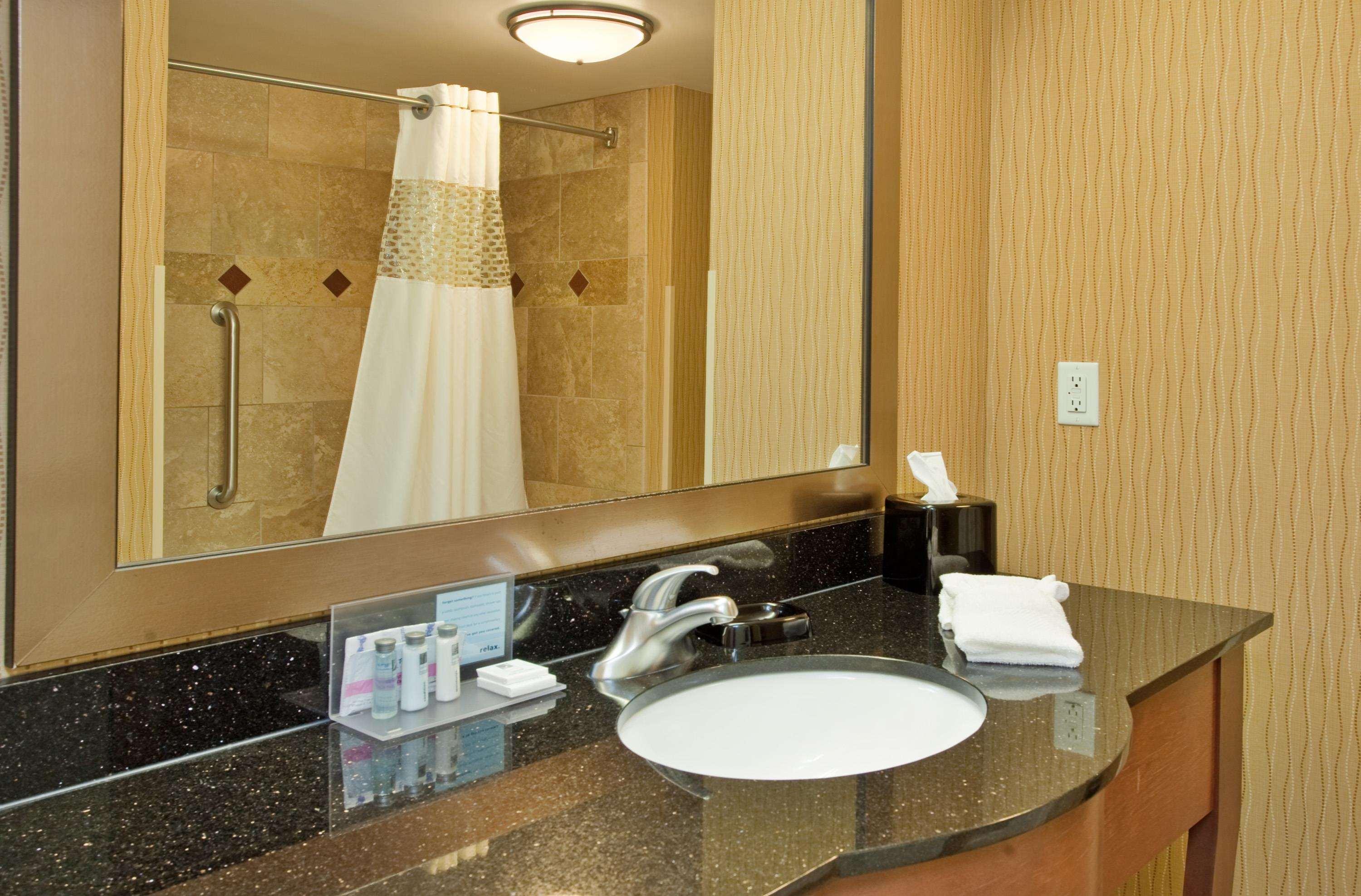 Hampton Inn & Suites Watertown Εξωτερικό φωτογραφία