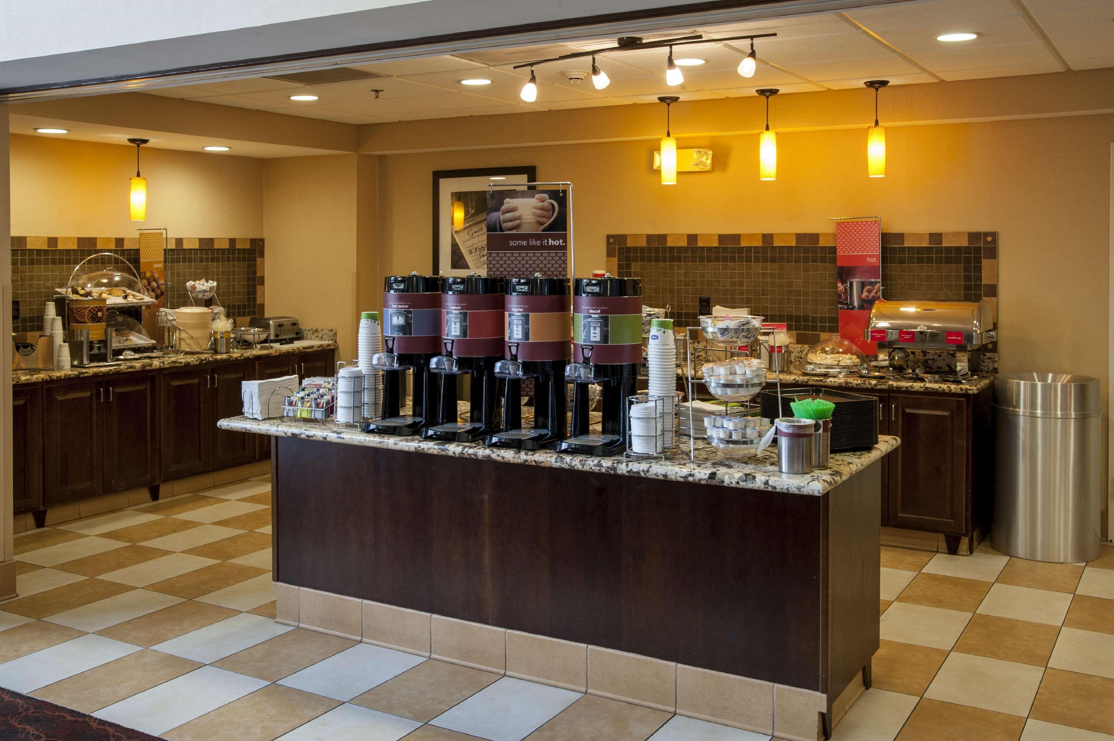 Hampton Inn & Suites Watertown Εξωτερικό φωτογραφία