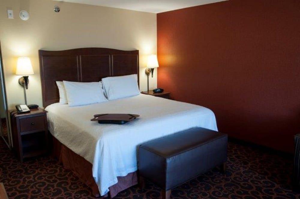 Hampton Inn & Suites Watertown Εξωτερικό φωτογραφία