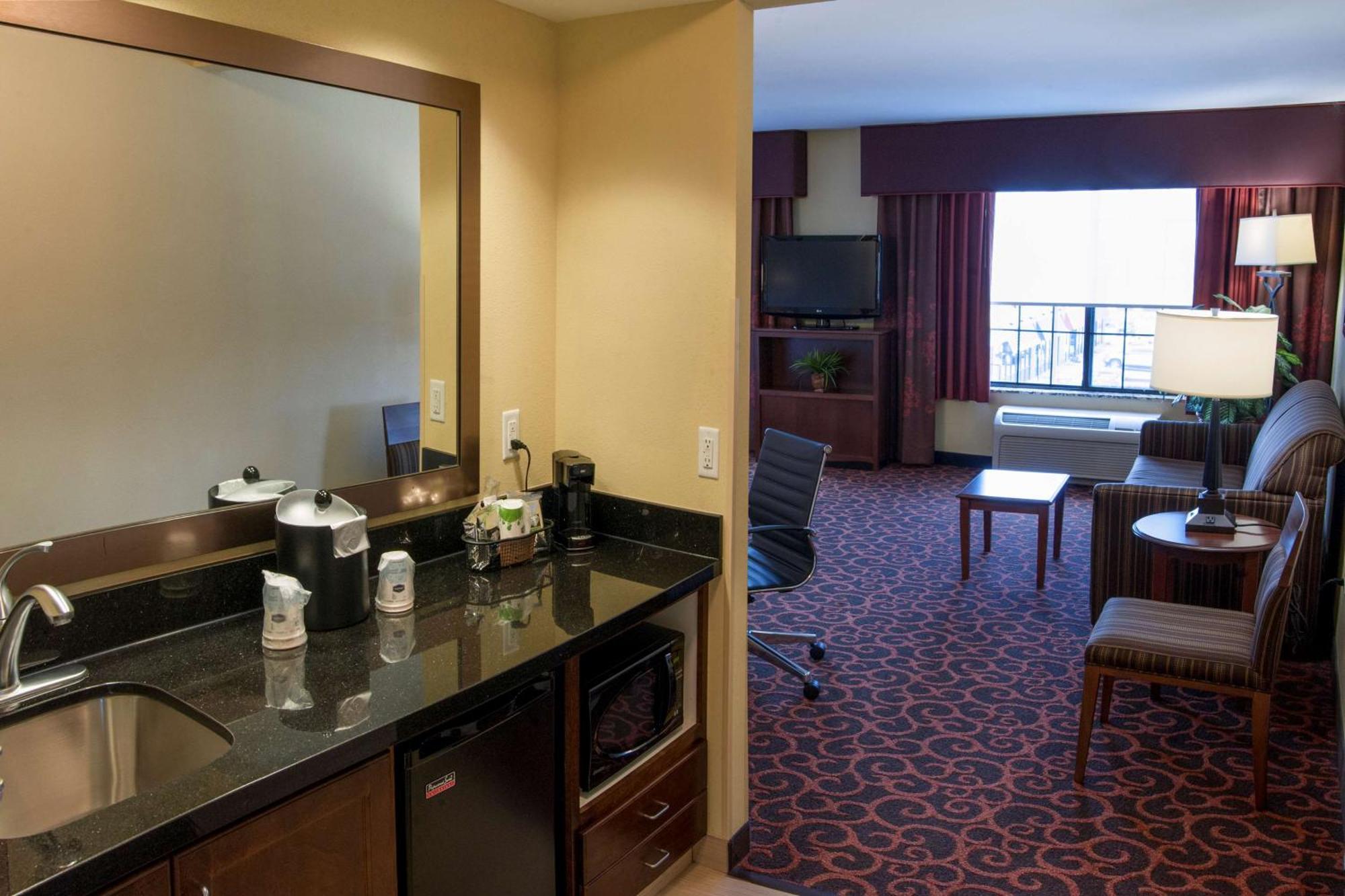 Hampton Inn & Suites Watertown Εξωτερικό φωτογραφία