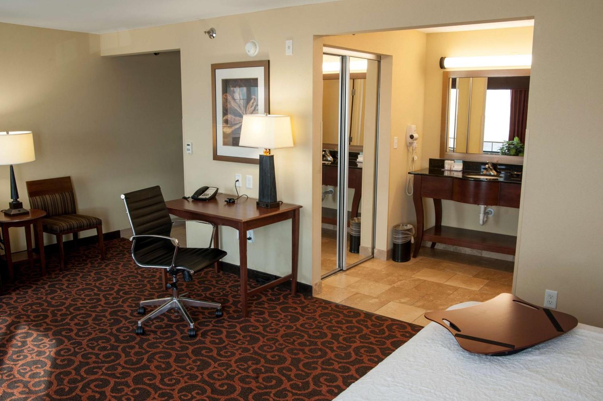 Hampton Inn & Suites Watertown Εξωτερικό φωτογραφία