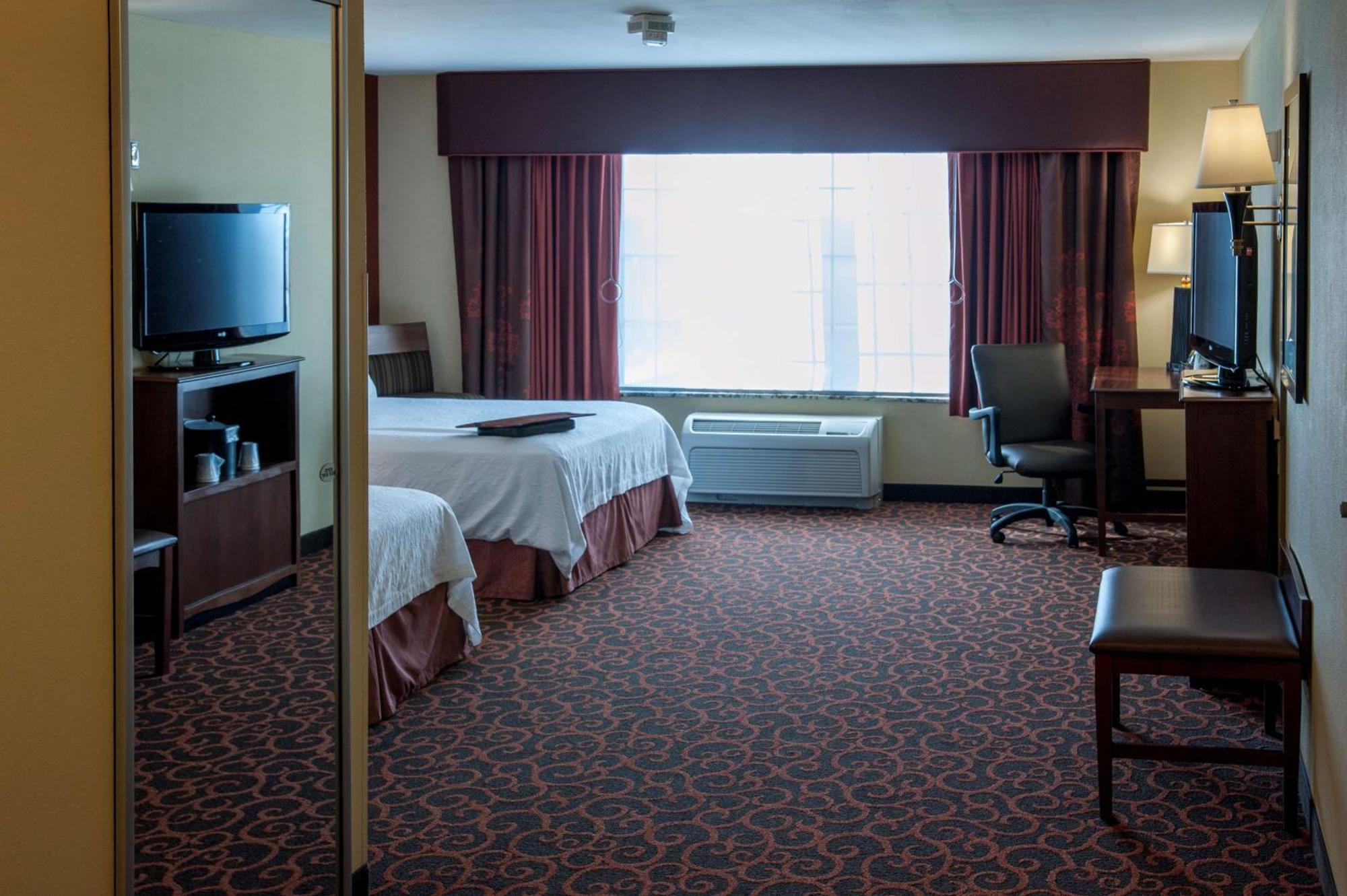 Hampton Inn & Suites Watertown Εξωτερικό φωτογραφία