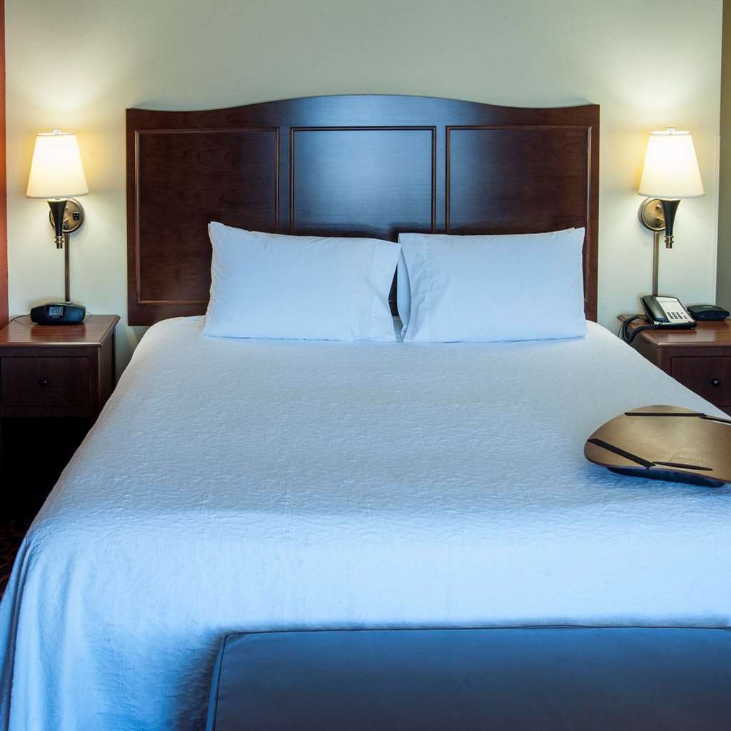 Hampton Inn & Suites Watertown Δωμάτιο φωτογραφία